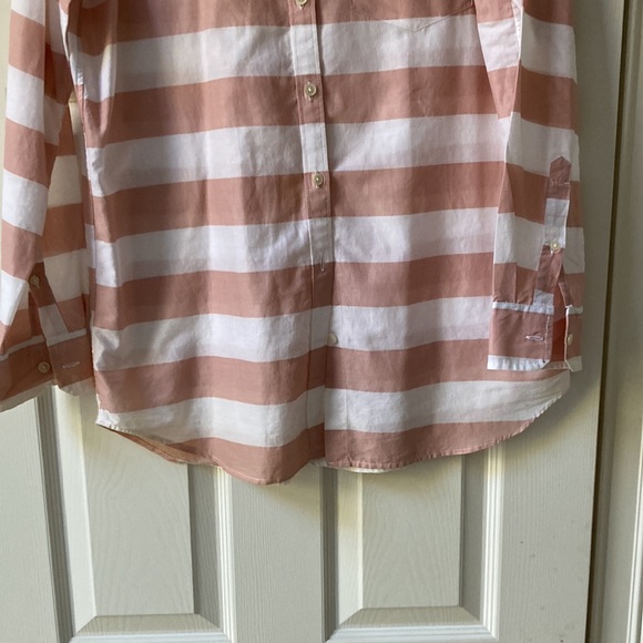 Banana Republic button down shirt peachy red and white stripes - Picture 5 of 7